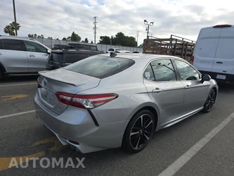 2018 Toyota Camry XSE - miniatura 4