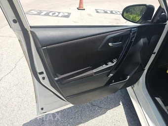 2018 Toyota Corolla iM Hatchback – miniatura 9