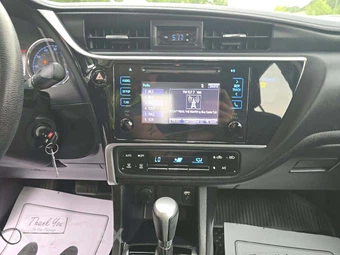 2018 Toyota Corolla LE Sedan – miniatura 7