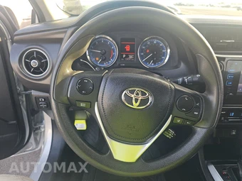 2018 Toyota Corolla LE Sedan – miniatura 10