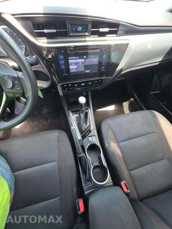 2018 Toyota Corolla LE Sedan - miniatura 10