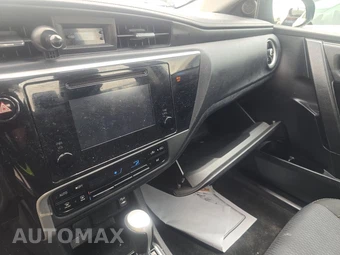 2018 Toyota Corolla LE Sedan - miniatura 11