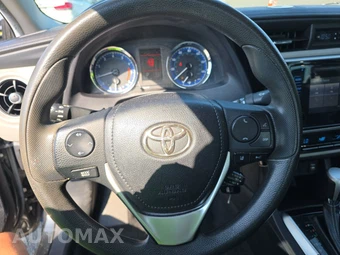 2018 Toyota Corolla LE Sedan – miniatura 10