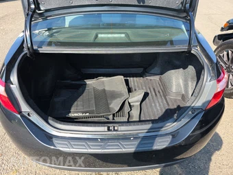 2018 Toyota Corolla LE Sedan – miniatura 16