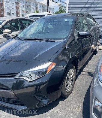 2018 Toyota Corolla LE Sedan - miniatura 3