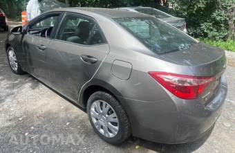 2018 Toyota Corolla LE Sedan - miniatura 4