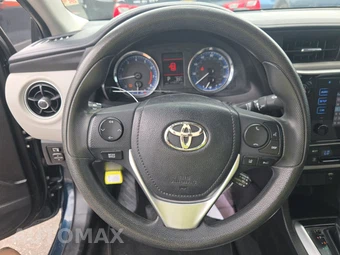 2018 Toyota Corolla LE Sedan - miniatura 10