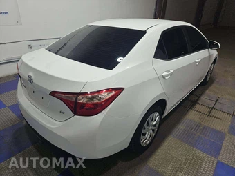 2018 Toyota Corolla LE Sedan - miniatura 3
