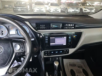 2018 Toyota Corolla LE Sedan - miniatura 11