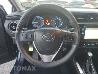 2018 Toyota Corolla LE Sedan - miniatura 10