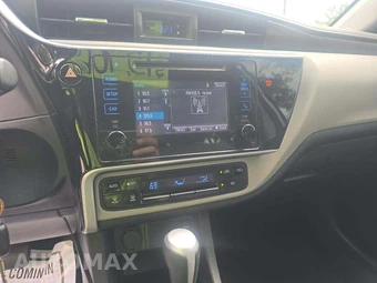 2018 Toyota Corolla LE Sedan - miniatura 7