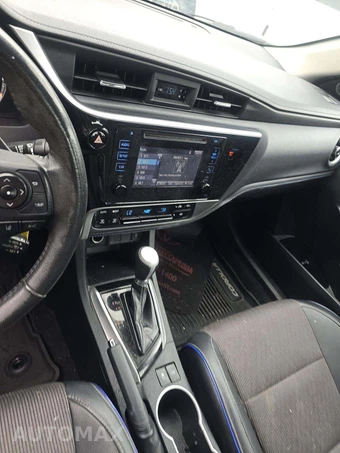 2018 Toyota Corolla SE Sedan – miniatura 10