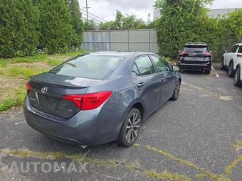 2018 Toyota Corolla SE Sedan – miniatura 3
