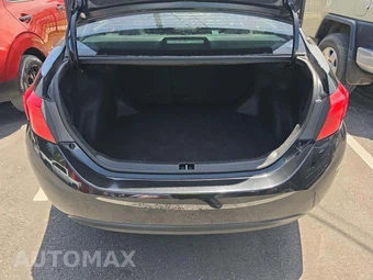 2018 Toyota Corolla SE Sedan - miniatura 14