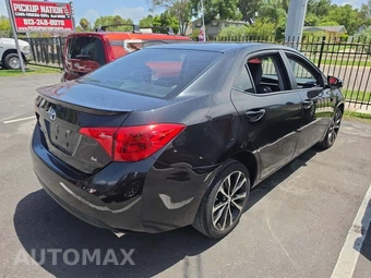 2018 Toyota Corolla SE Sedan - miniatura 3