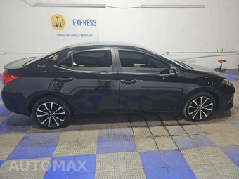 2018 Toyota Corolla SE Sedan - miniatura 4