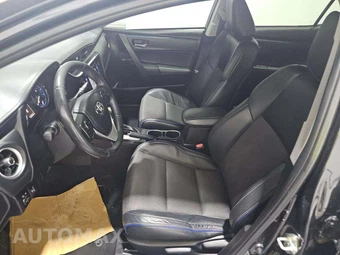 2018 Toyota Corolla SE Sedan - miniatura 6