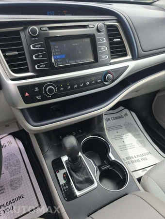 2018 Toyota Highlander LE – miniatura 10