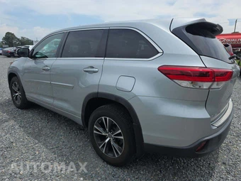 2018 Toyota Highlander LE – miniatura 2