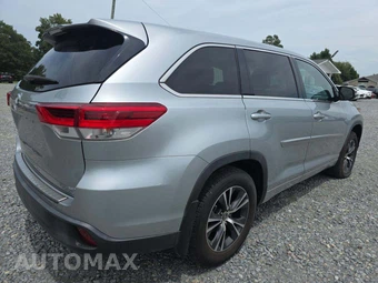 2018 Toyota Highlander LE – miniatura 3