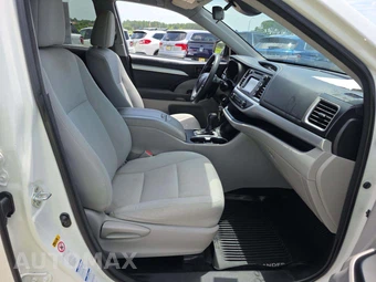 2018 Toyota Highlander LE – miniatura 16