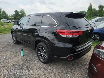 2018 Toyota Highlander LE - miniatura 6