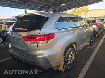 2018 Toyota Highlander LE - miniatura 4