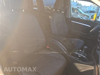 2018 Toyota Highlander LE - miniatura 8