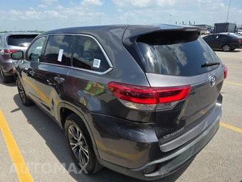2018 Toyota Highlander LE – miniatura 6
