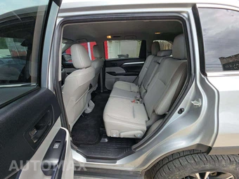 2018 Toyota Highlander LE Plus – miniatura 13