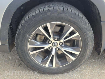 2018 Toyota Highlander LE Plus – miniatura 25