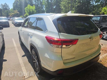 2018 Toyota Highlander XLE – miniatura 2
