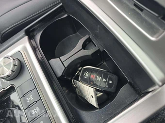 2018 Toyota Land Cruiser - miniatura 8