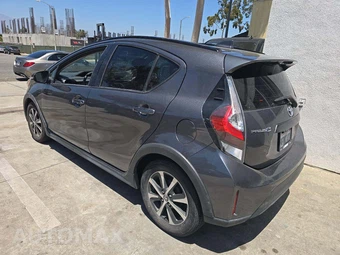 2018 Toyota Prius c One – miniatura 2
