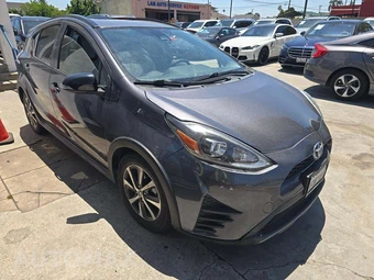 2018 Toyota Prius c One – miniatura 4