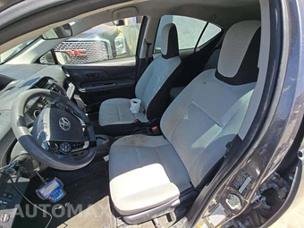 2018 Toyota Prius c One – miniatura 6