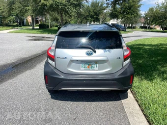2018 Toyota Prius c One - miniatura 2