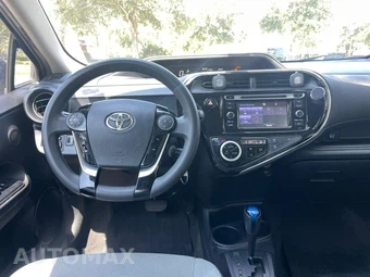 2018 Toyota Prius c One - miniatura 6