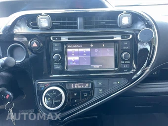 2018 Toyota Prius c One - miniatura 8
