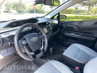 2018 Toyota Prius c One - miniatura 9