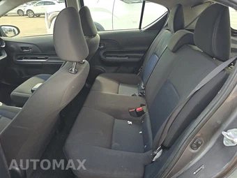 2018 Toyota Prius c Three - miniatura 13