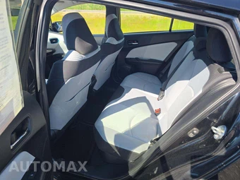 2018 Toyota Prius Three – miniatura 10
