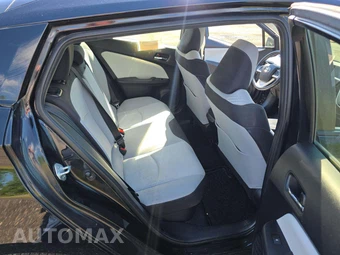 2018 Toyota Prius Three – miniatura 13