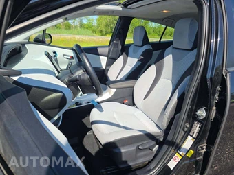 2018 Toyota Prius Three – miniatura 3