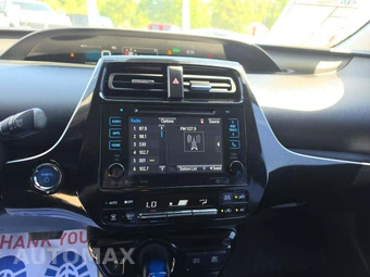 2018 Toyota Prius Three – miniatura 7