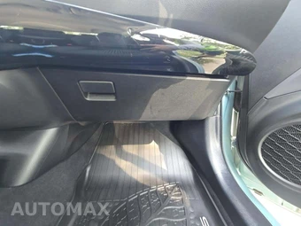 2018 Toyota Prius Three – miniatura 19