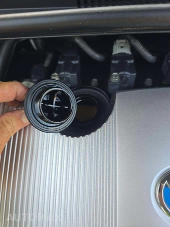 2018 Toyota Prius Three – miniatura 23