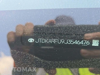2018 Toyota Prius Three – miniatura 5