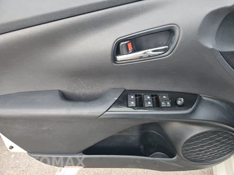 2018 Toyota Prius Two - miniatura 9