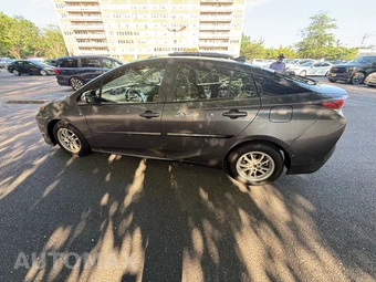 2018 Toyota Prius Two - miniatura 13
